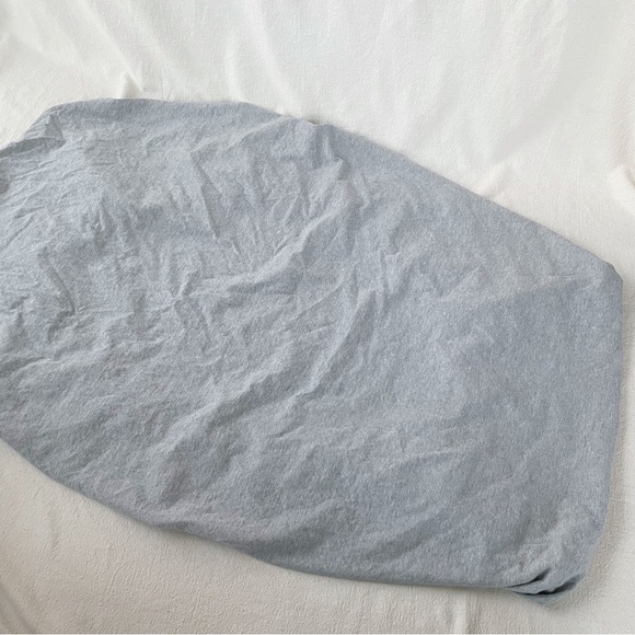 Burt’s Bees Baby | 2 Organic Cotton Fitted Crib Sheets in Grey & White - Picture 7 of 13